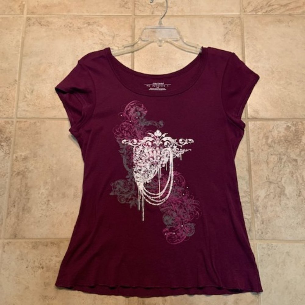 Daisy Fuentes T Shirt with some sparkle